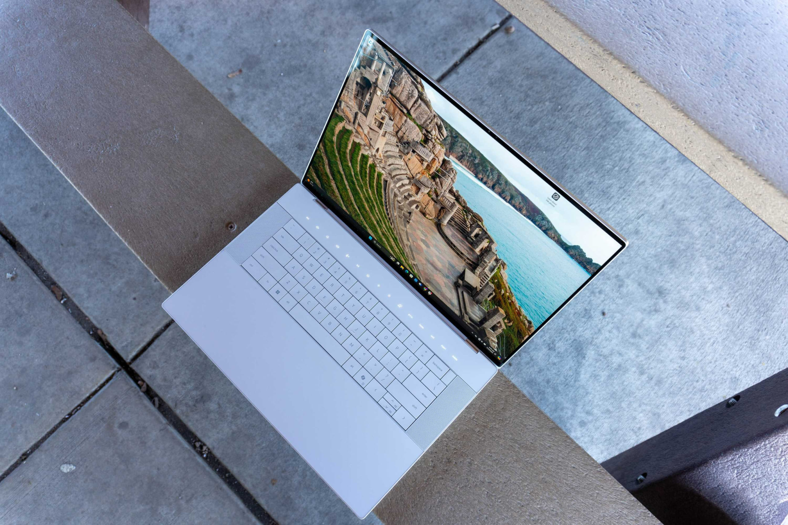 Surface Laptop 7 và Dell XPS 16: Hai sự lựa chọn hấp dẫn cho người tiêu dùng 2 Surface Laptop 7