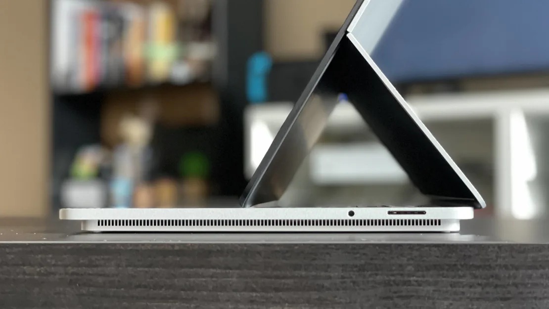 Microsoft Surface Laptop Studio: Một chiếc máy tính xách tay 2 trong 1 mạnh mẽ và đa năng 4 Surface