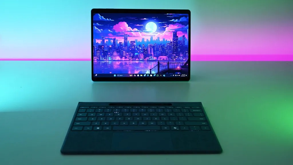 Đặt mua bàn phím Surface Pro Flex và nhận ưu đãi ngay hôm nay 1 Surface Pro Flex
