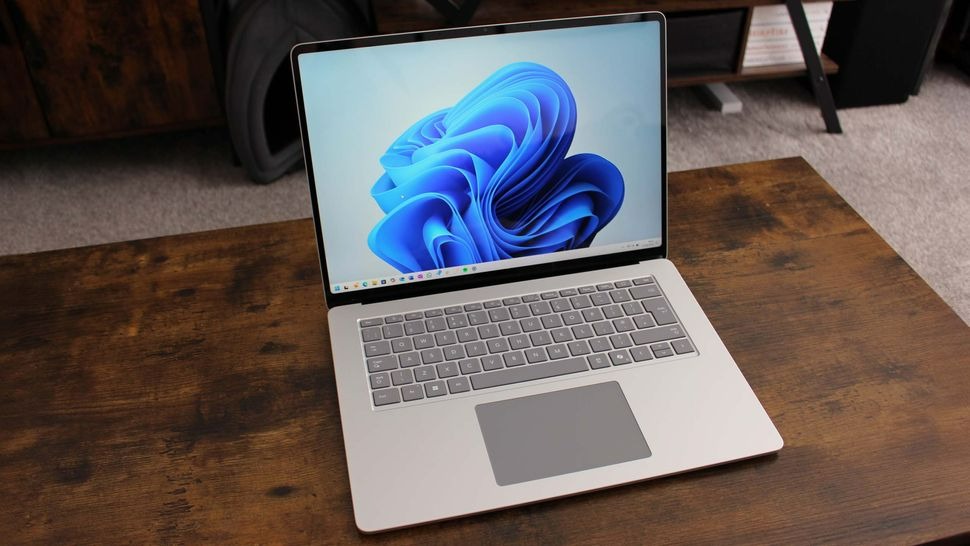 Surface hoàn hảo cho sinh viên năm 2024: Sự lựa chọn lý tưởng cho mùa Back To School 1 Surface