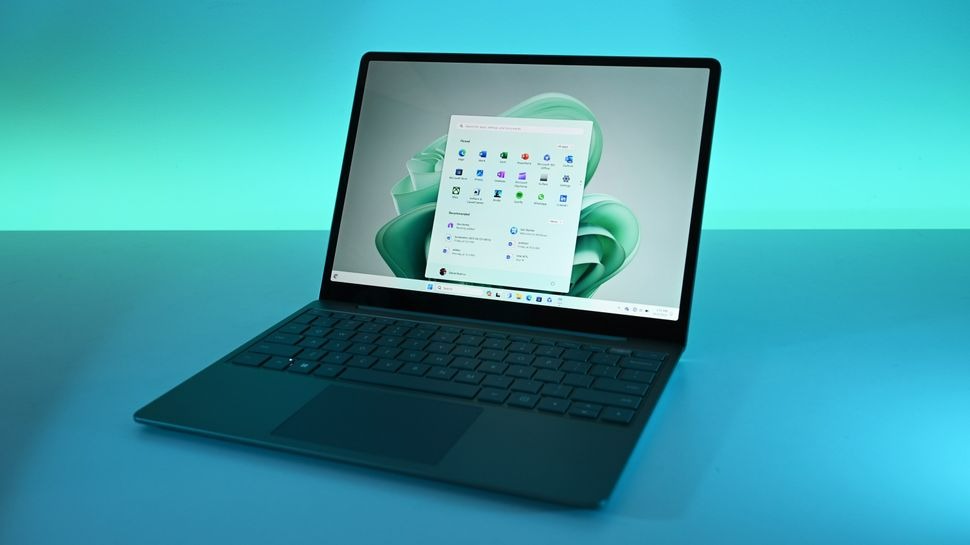 Surface hoàn hảo cho sinh viên năm 2024: Sự lựa chọn lý tưởng cho mùa Back To School 4 Surface