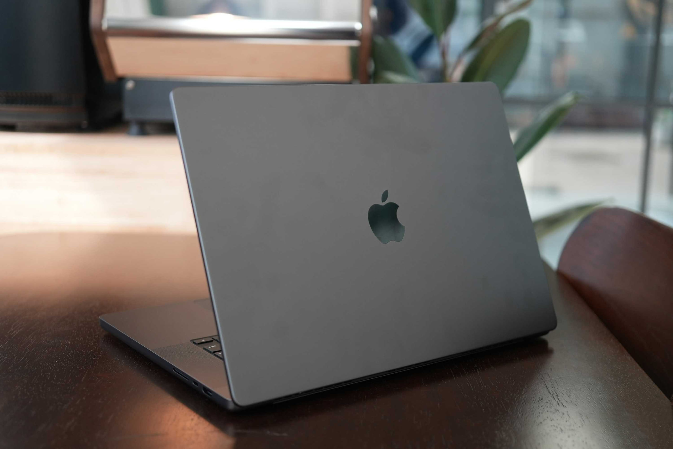 12 Năm Sau Sự Ra Đời Của Surface: Tại Sao Chúng Ta Vẫn Khó Bỏ Máy Tính Xách Tay Dạng Vỏ Sò? 4 Máy Tính