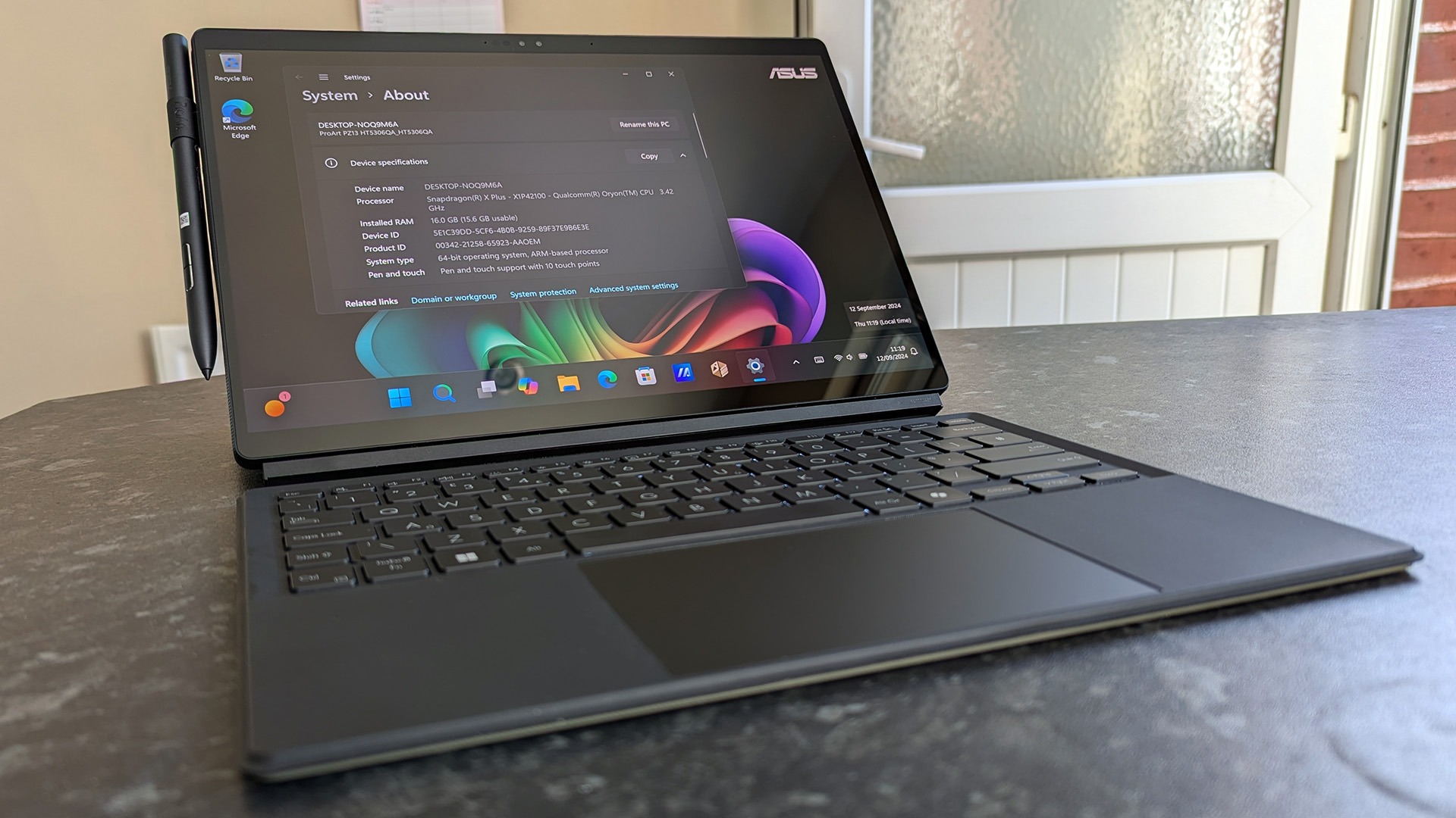 Surface Pro 11 vs ProArt PZ13: Microsoft Copilot+ không dễ bị đánh bại, nhưng ASUS tạo sức ép với mức giá hấp dẫn hơn 3 Surface Pro 11