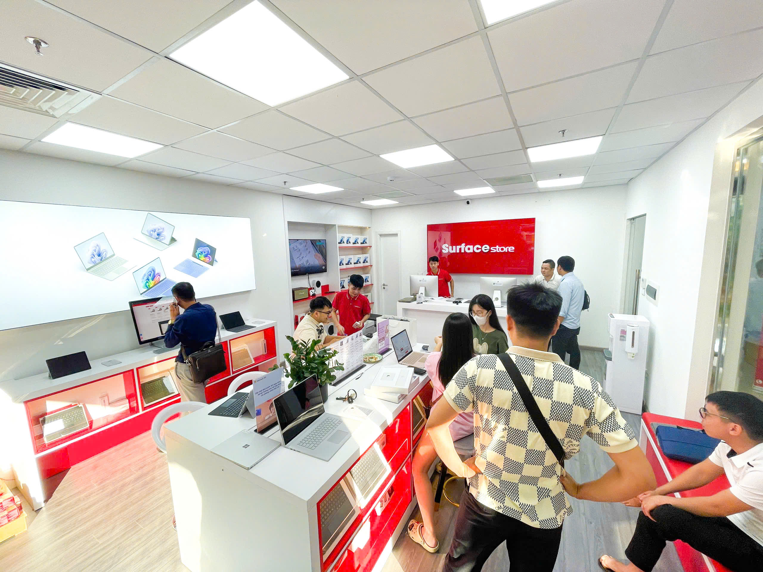 Đừng bỏ lỡ ưu đãi Surface Pro 11 tại Surface Store – Một trong những máy tính Windows tốt nhất năm 2024! 3 Surface Pro 11