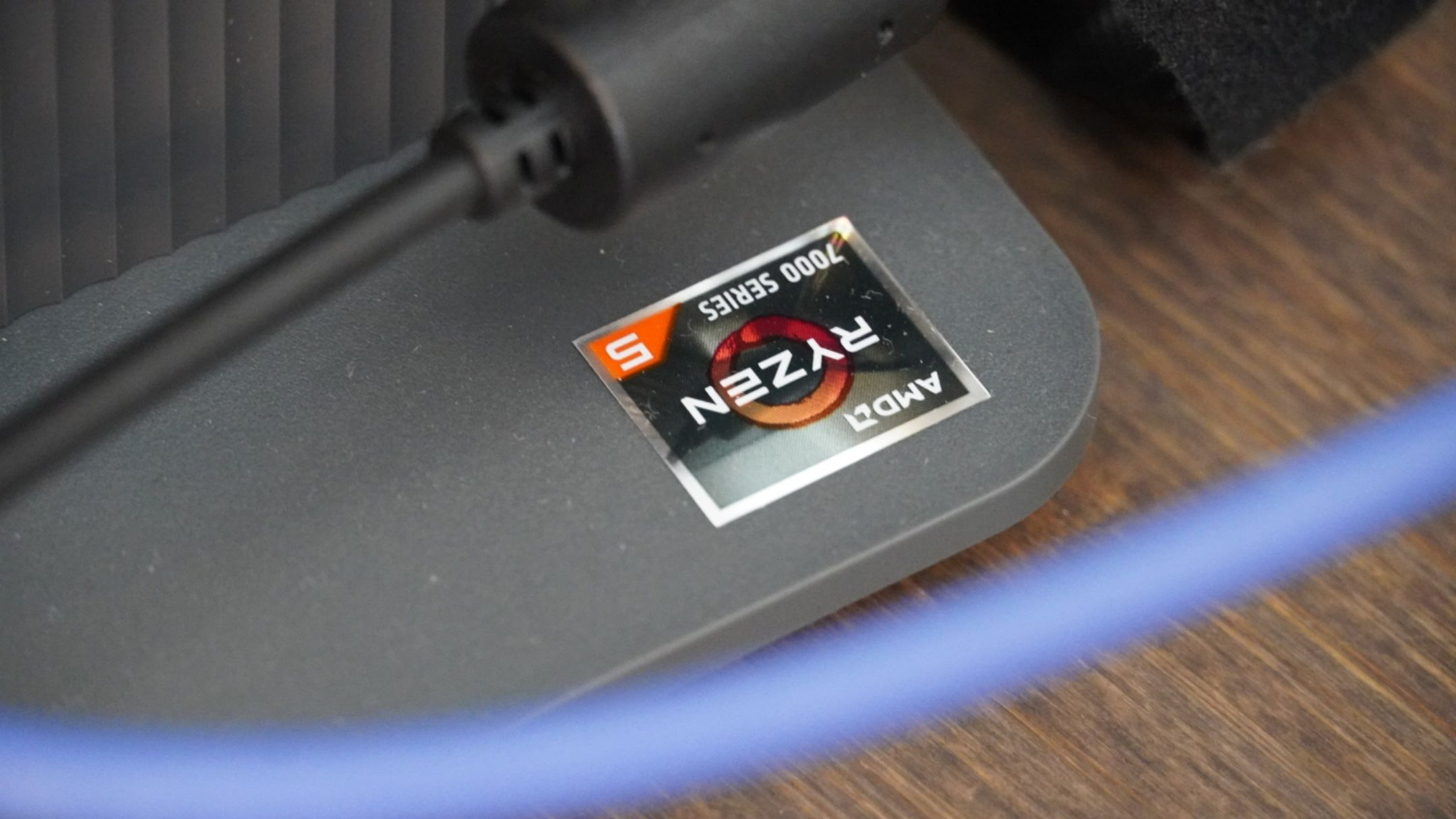 AMD ra mắt chip Ryzen AI Pro 300 mới, nâng cấp hiệu năng Copilot+ trên laptop doanh nghiệp 2 Ryzen