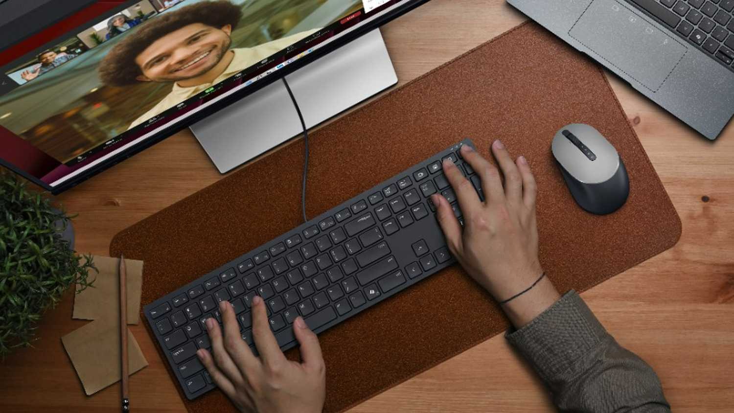 3 Phụ Kiện Thiết Yếu Cho Microsoft Surface Book 2 4 Microsoft