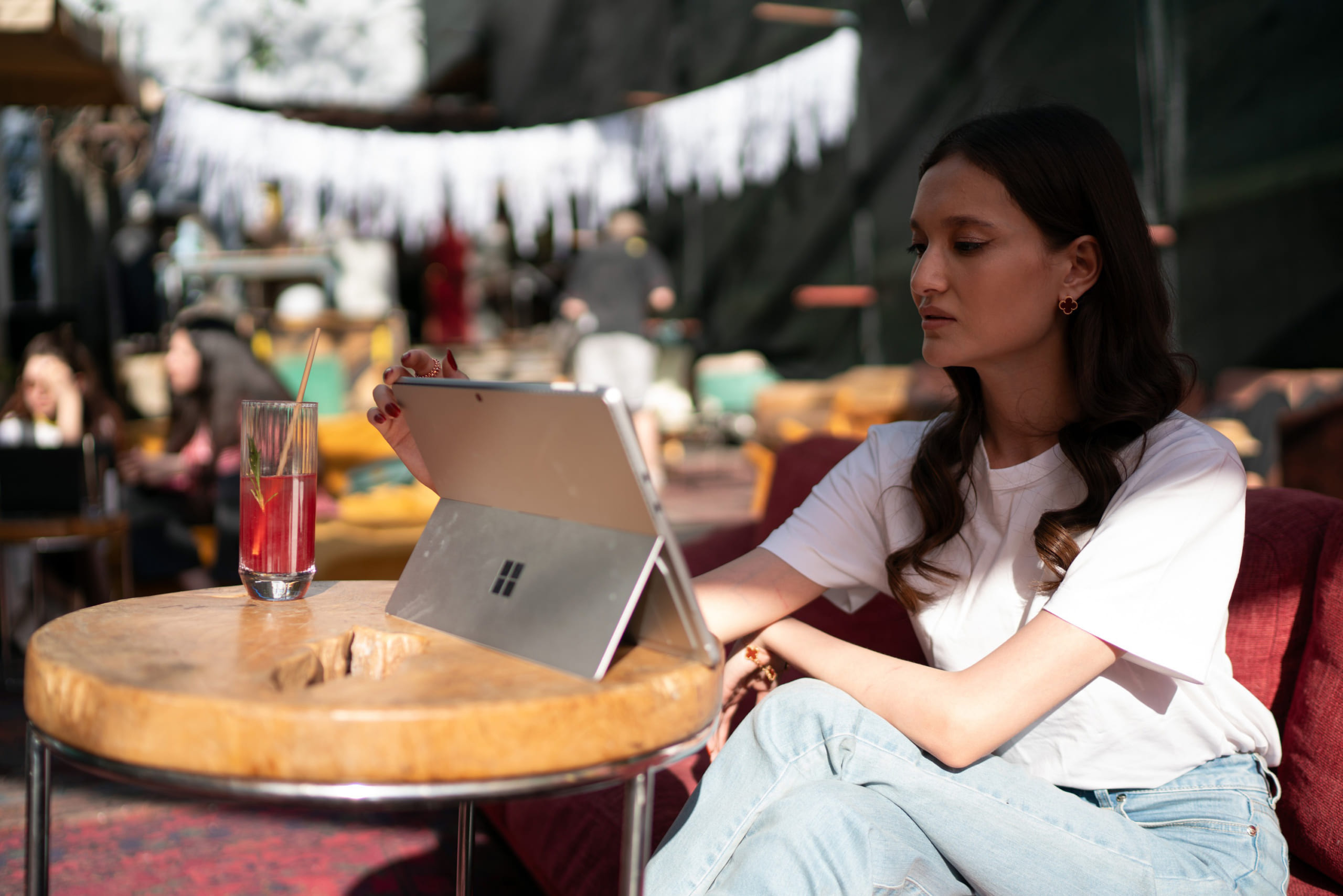 Nên mua Surface Pro 11 Copilot+ PC hay Surface Pro 10 để phục vụ doanh nghiệp? 3 Surface Pro