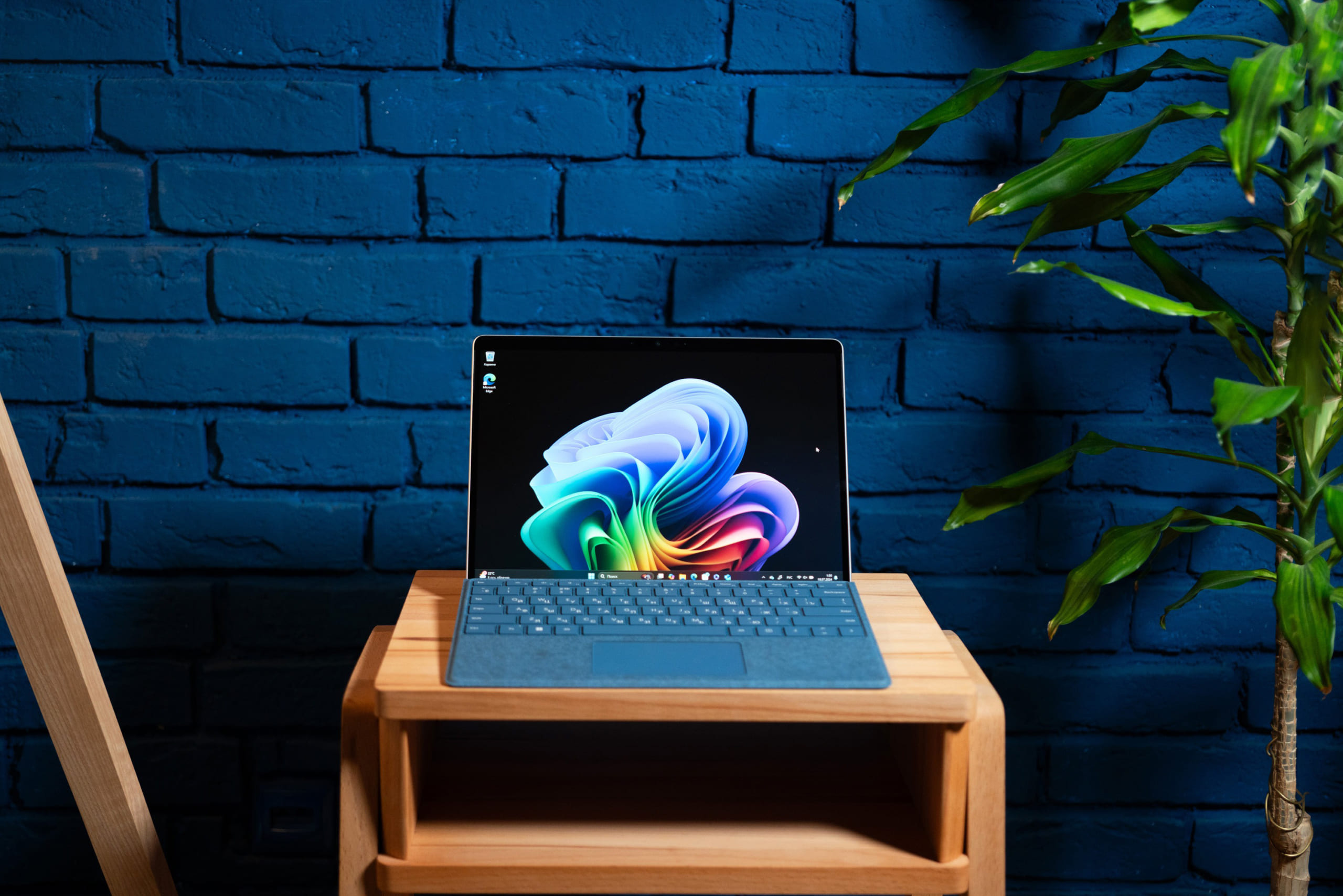 Nên mua Surface Pro 11 Copilot+ PC hay Surface Pro 10 để phục vụ doanh nghiệp? 2 Surface Pro