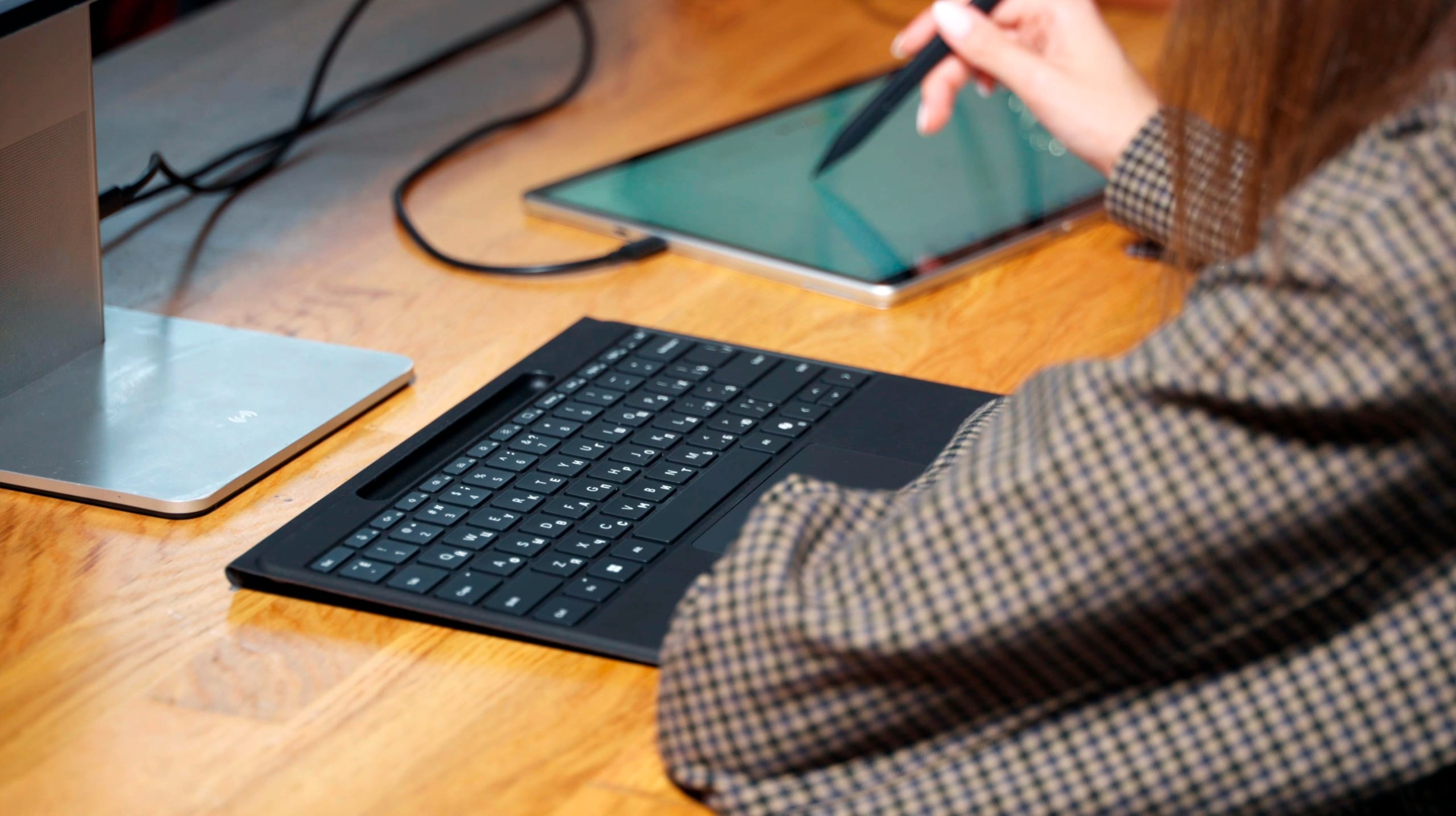 Đánh giá chi tiết Bàn phím Microsoft Surface Pro Flex: Tính năng vượt trội và lý do nên sở hữu 1 Surface Pro