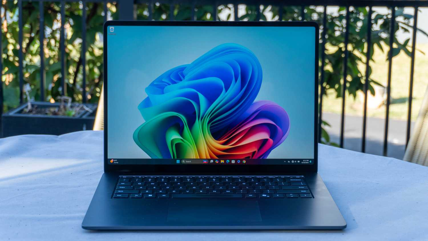 Top Máy Tính Surface Đáng Mua Nhất Năm 2025 1 Surface