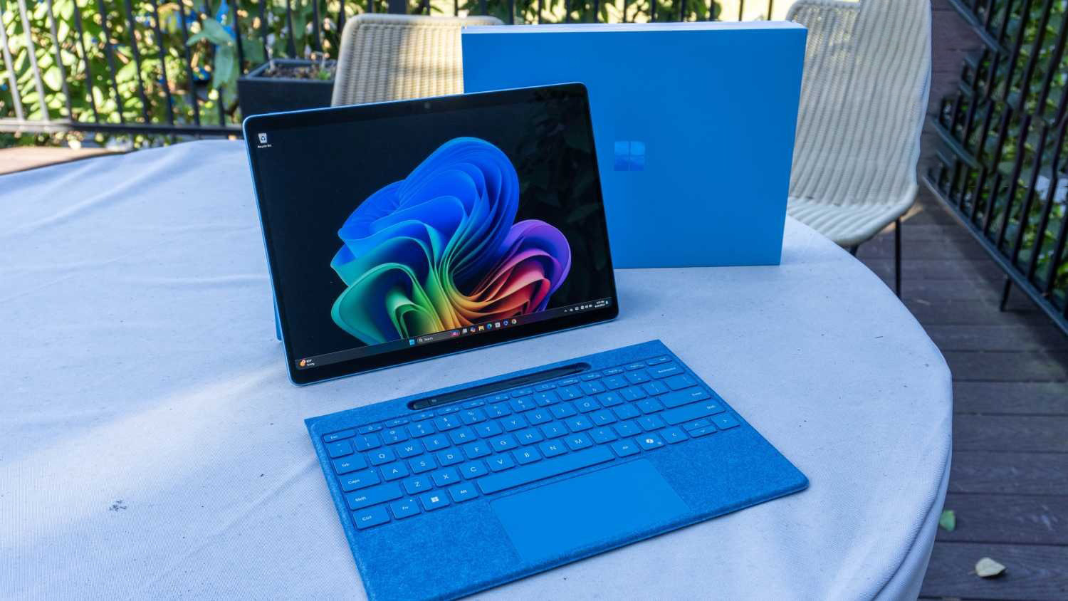 Best of 2024: Surface Pro 11 và Laptop 7 là công nghệ tuyệt vời nhất của năm vừa qua 2 surface