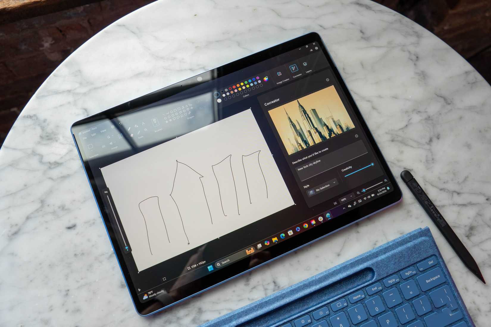 Microsoft Sắp Ra Mắt Surface Pro và Surface Laptop Nhỏ Hơn 2 Surface Pro