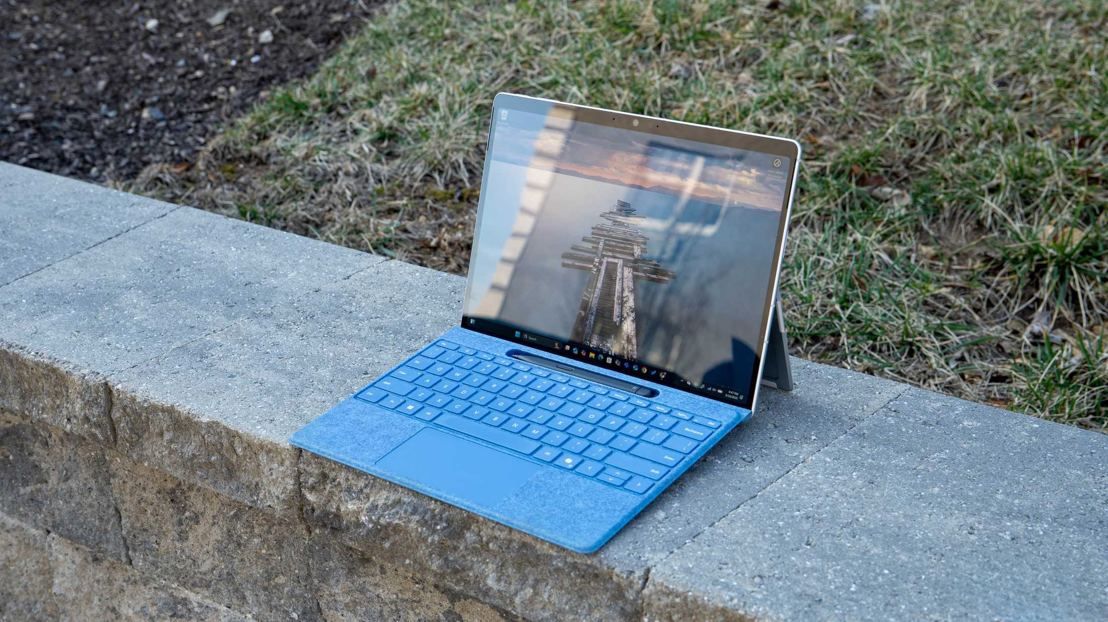 Microsoft Surface Pro 11 Ngừng Cung Cấp Bộ Đổi Nguồn Tại Một Số Thị Trường: Lý Do và Tác Động 1 Microsoft
